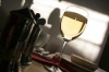 В Испании вино упрятали в смирительную рубашку